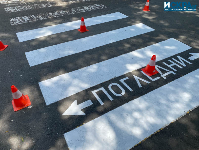 40-годишна пешеходка е била блъсната от кола в Дупница, съобщиха