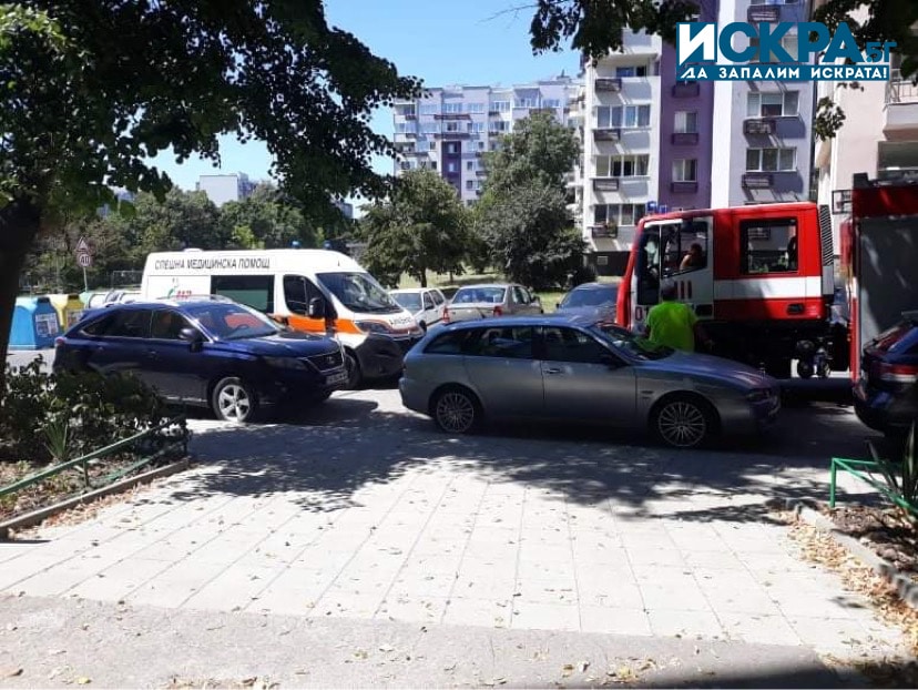 Жена е пострадала при пожар в имота си във Варна,