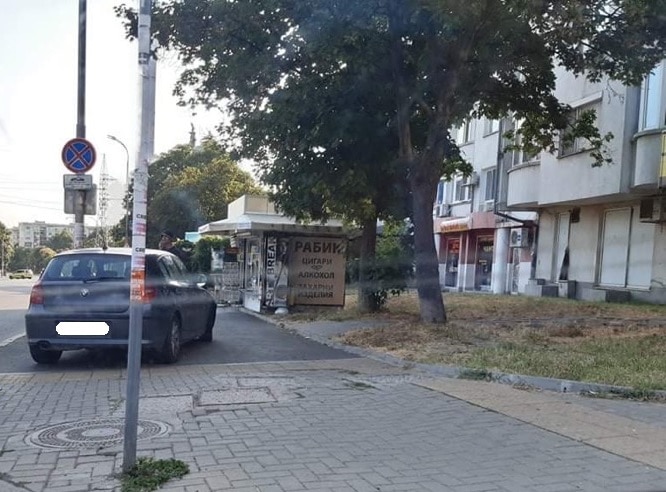 Шофьор се заби в стълб в Бургас