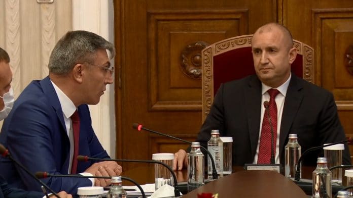 Радев на среща с ДПС