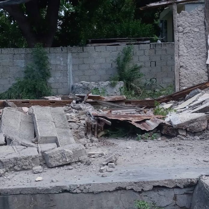 Разрушения след земетресението в Хаити