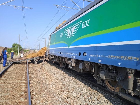 Катастрофа между влак и камион