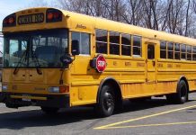 Училищен автобус