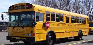 Училищен автобус