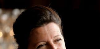 Агнес Бузин