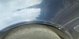 Автомобил с щети