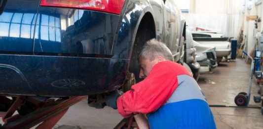 Автосервиз, автомобил