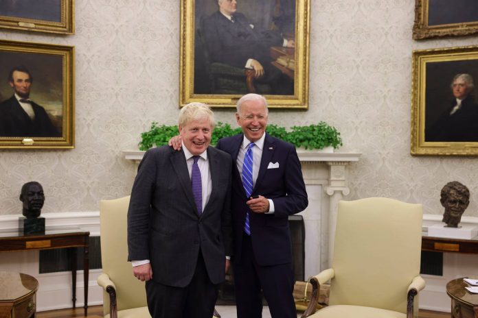 Премиер на Великобритания Борис Джонсън и Президент на САЩ Джо Байдън.