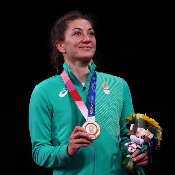 Евелина Николова