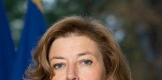 Министър на отбраната на Франция Флорънс Пърли