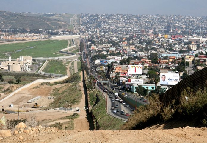 Границата между САЩ и Мексико