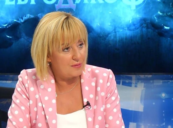 Мая Манолова