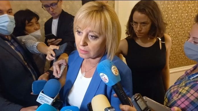 Мая Манолова