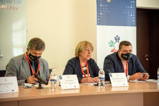 Липсата на знания са в основата на епидемията от фалшиви новини и конспиративни теории