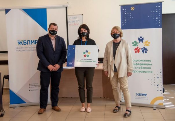 Липсата на знания са в основата на епидемията от фалшиви новини и конспиративни теории