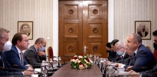 Среща на Румен Радев и Оливер Вархеи