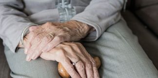 Възрастен човек