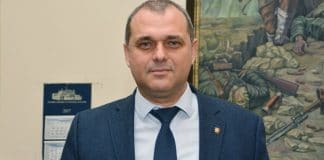 Искрен Веселинов