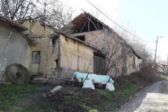 Жилищна сграда в село Джулюница