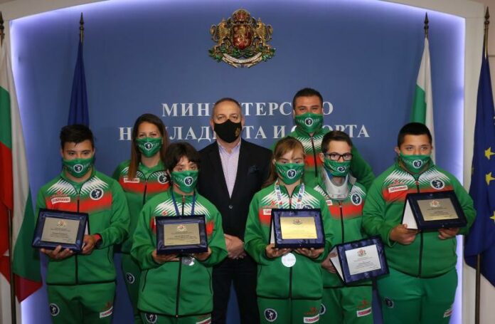 Андрей Кузманов и медалистите