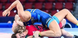 Биляна Дудова (в червено)