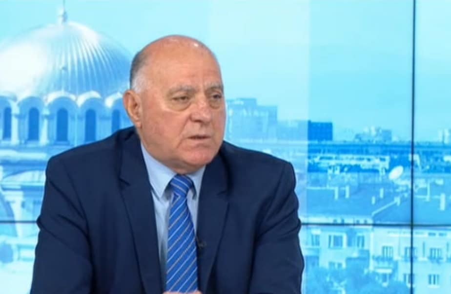 Процедурата за предсрочното освобождаване на главния прокурор е доста сложна