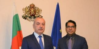 Гълъб Донев и Нарасимха Рао Нилагири Лакшми