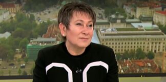 Даниела Везиева