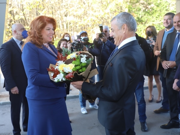 Илияна Йотова