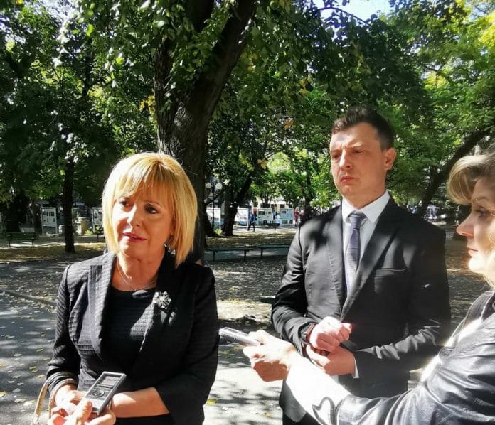 Мая Манолова