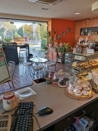 Празно заведение