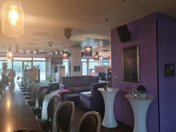 Празно заведение