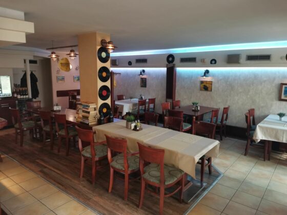 Празно заведение