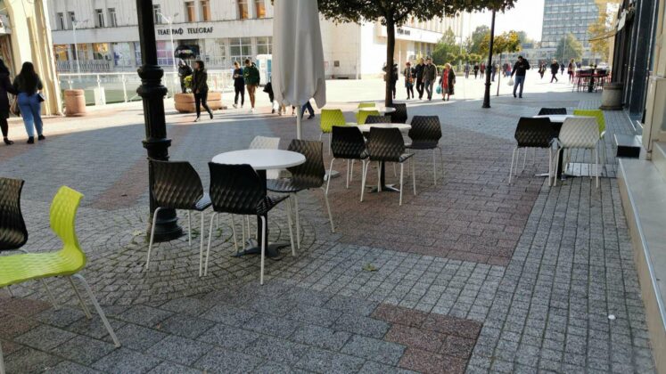 Празно заведение