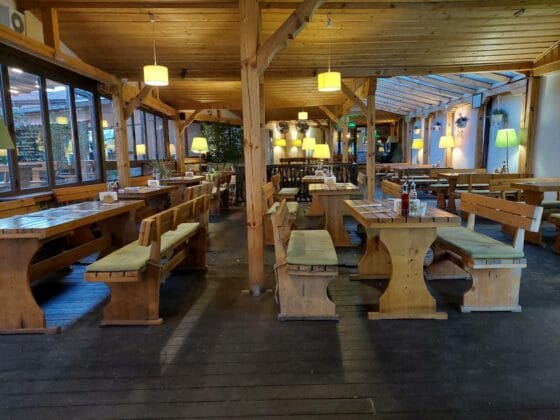 Празно заведение