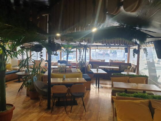 Празно заведение