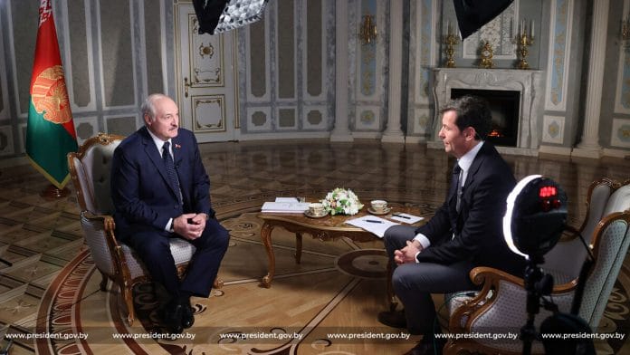 Интервю между в беларуския лидер Александър Лукашенко и екип на 