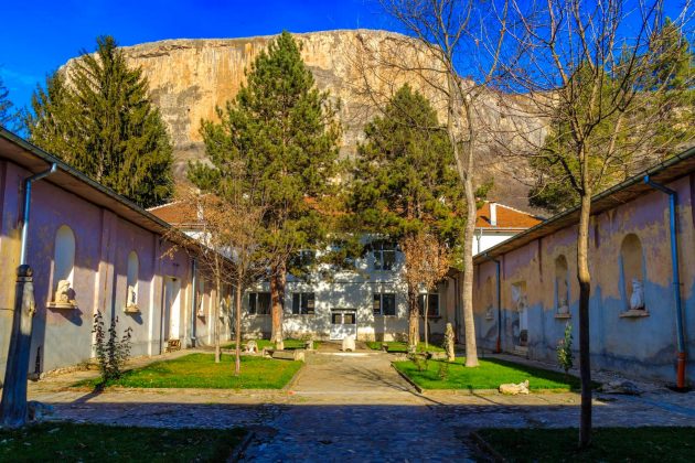 Римски двор в училището. Снимка: Личен архив