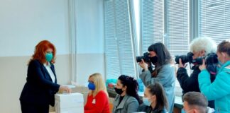 Илияна Йотова