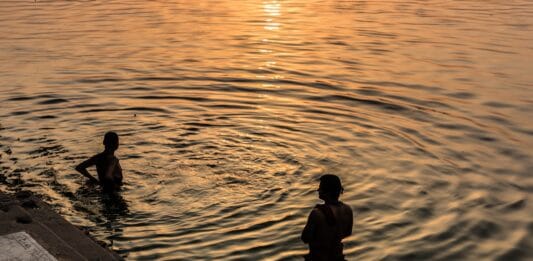 Индия, река.