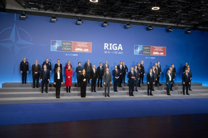 Външни министри на страните-членки на НАТО
