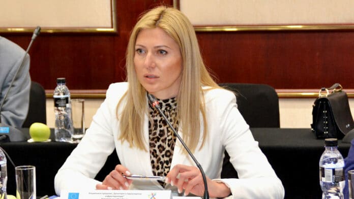 Заместник-министърът на транспорта, информационните технологии и съобщенията Нели Андреева