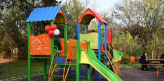 Откриване на детска площадка