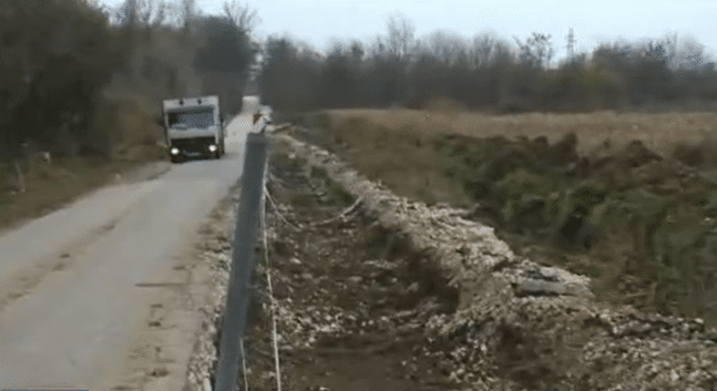 Пътят между Горни Дъбник и Писарово