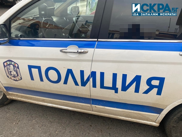 Арестувани са шофьор и спътничката му за възпрепятстване на берковски