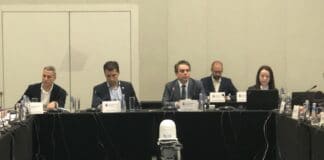 Преговори в сектор "Финанси"