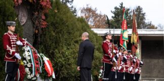 Президентът Румен Радев на Архангелова задушница