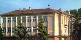 Кметството и здравната служба на с. Сливовик, България