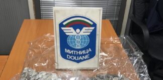 Старинни накити и монети