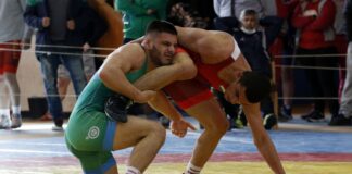 Стилиян Илиев (в зелено)